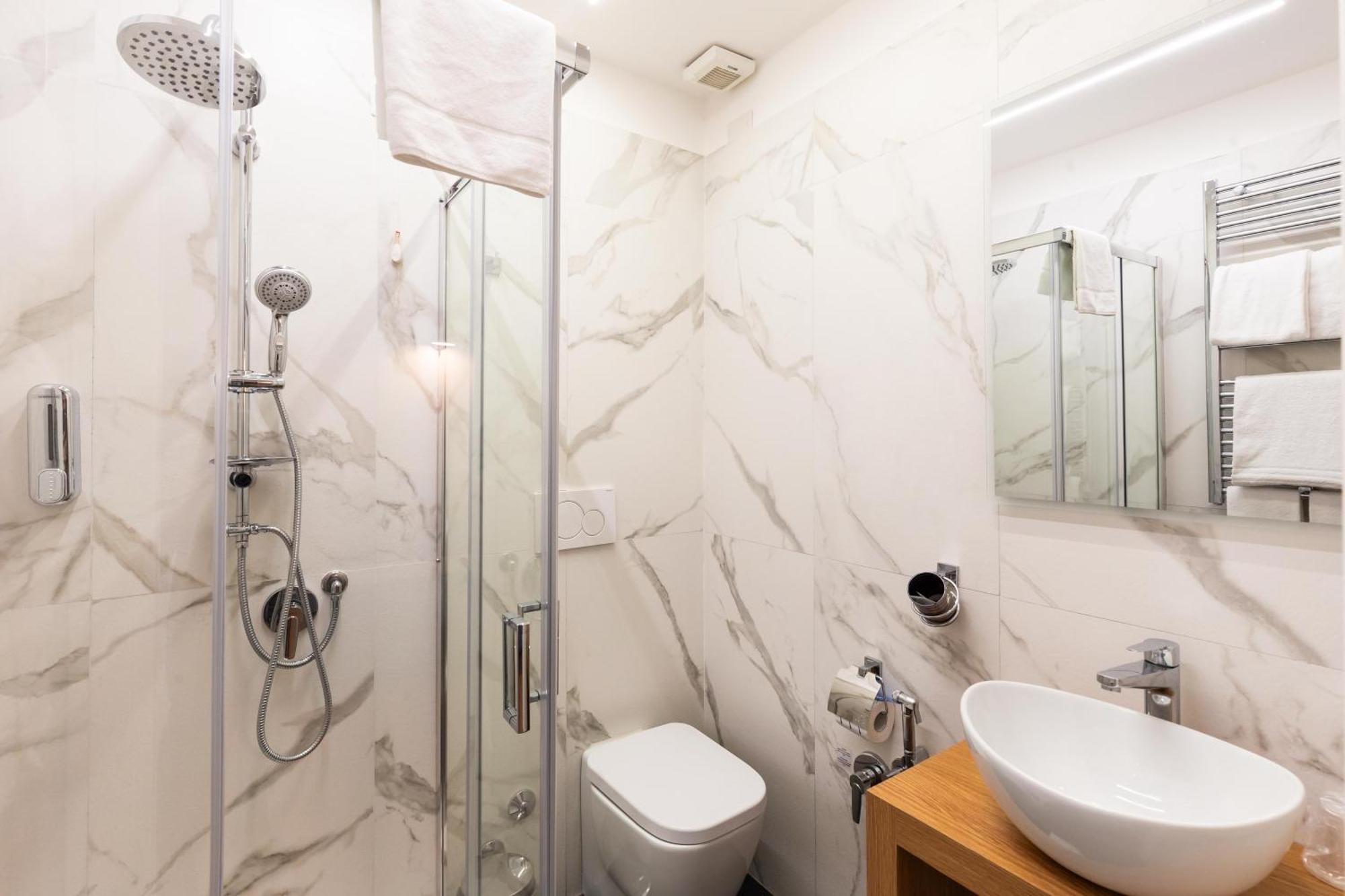 Cavour Luxury Rooms - Lr Collection Rome Extérieur photo