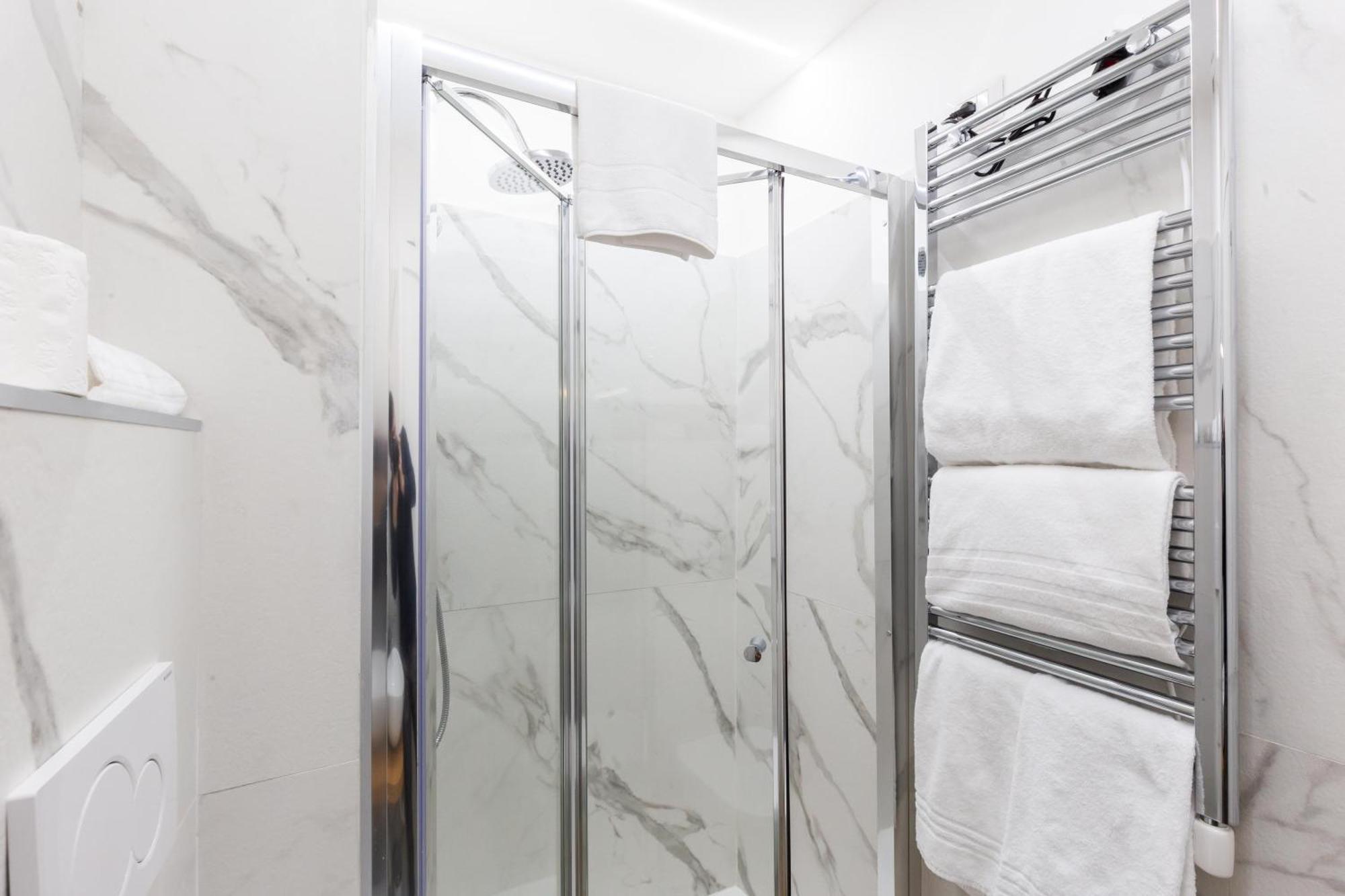Cavour Luxury Rooms - Lr Collection Rome Extérieur photo