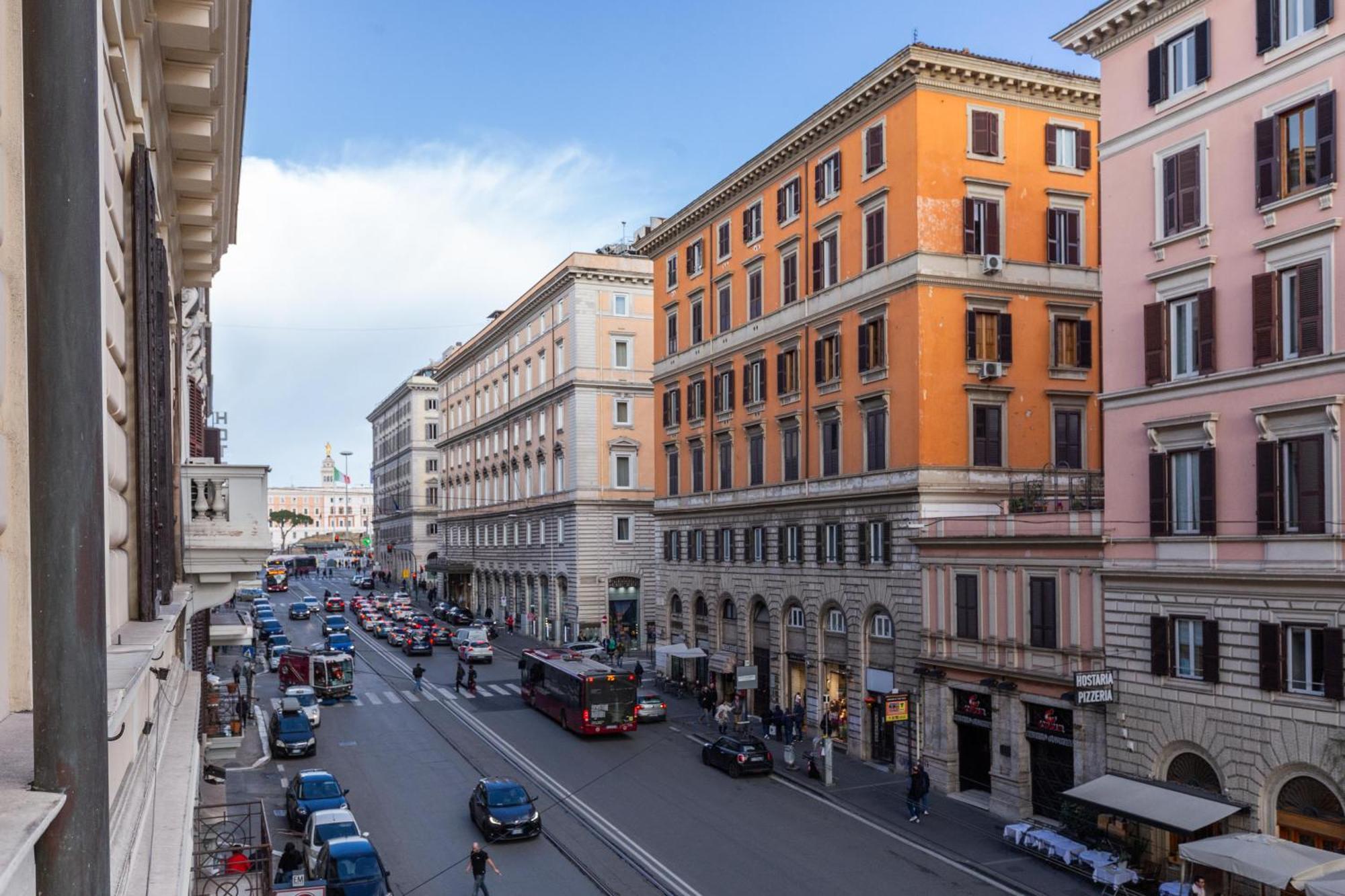 Cavour Luxury Rooms - Lr Collection Rome Extérieur photo